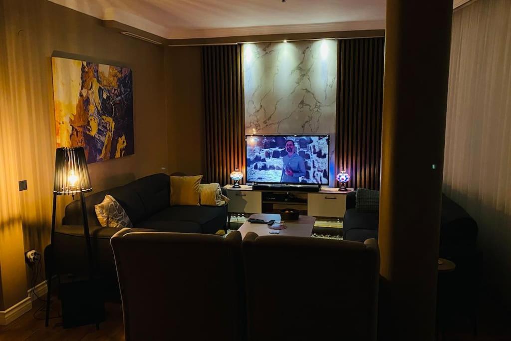 Apartment Sisli Osmanbey Taksim Large Terrace, Quietness And Space *