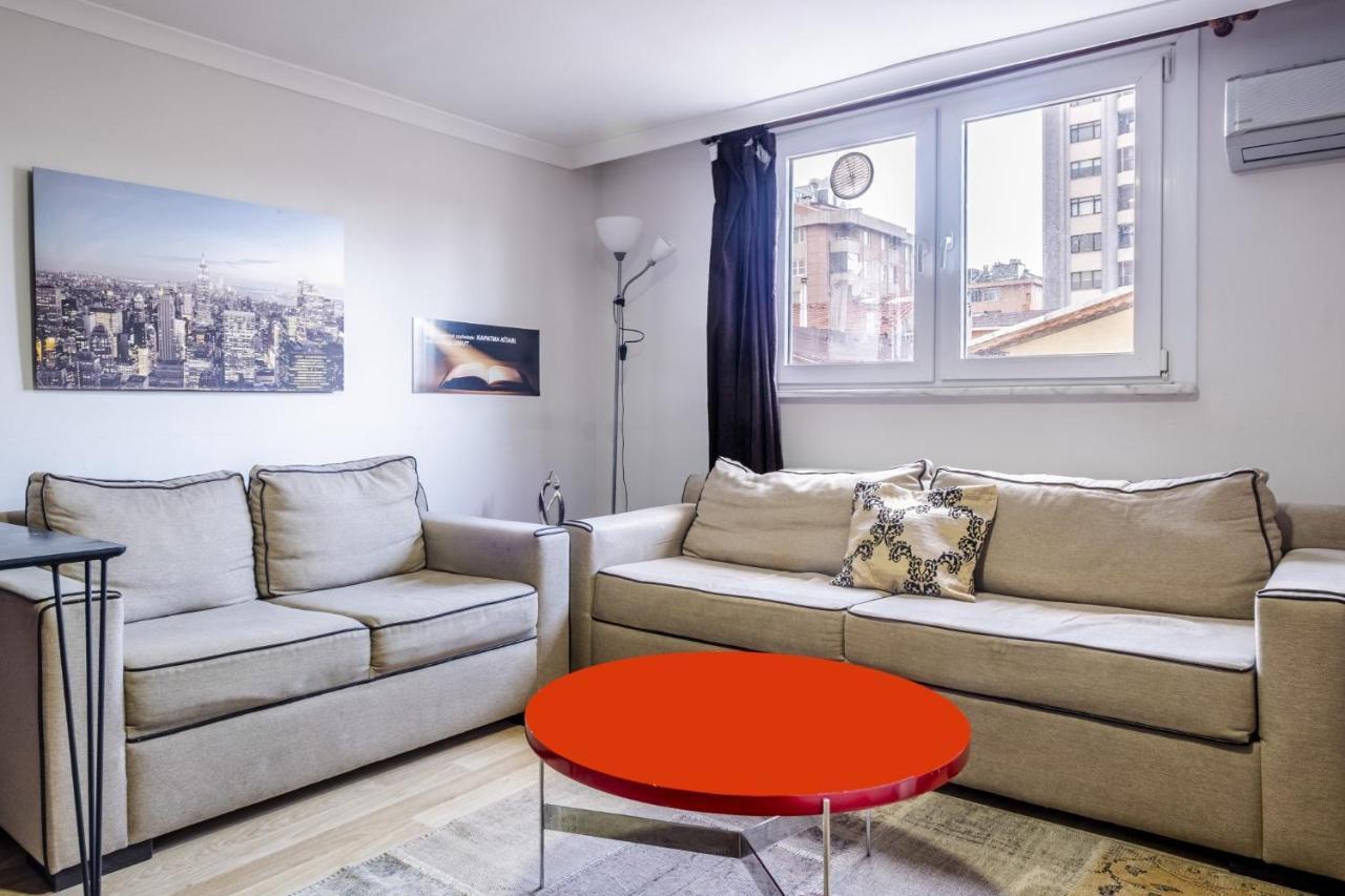 Apartment Fully Furnished Flat With Terrace In Atasehir *