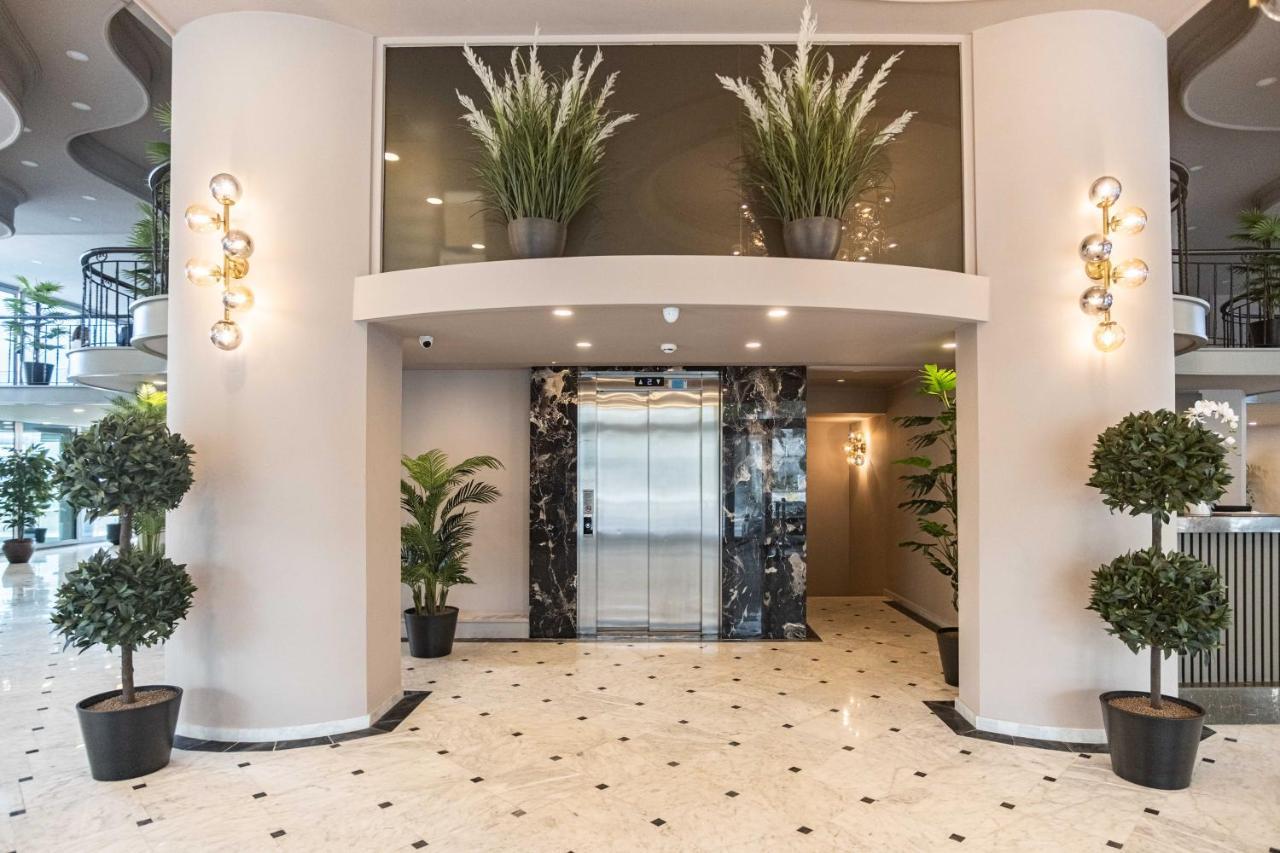 Hotel Destiny Marine