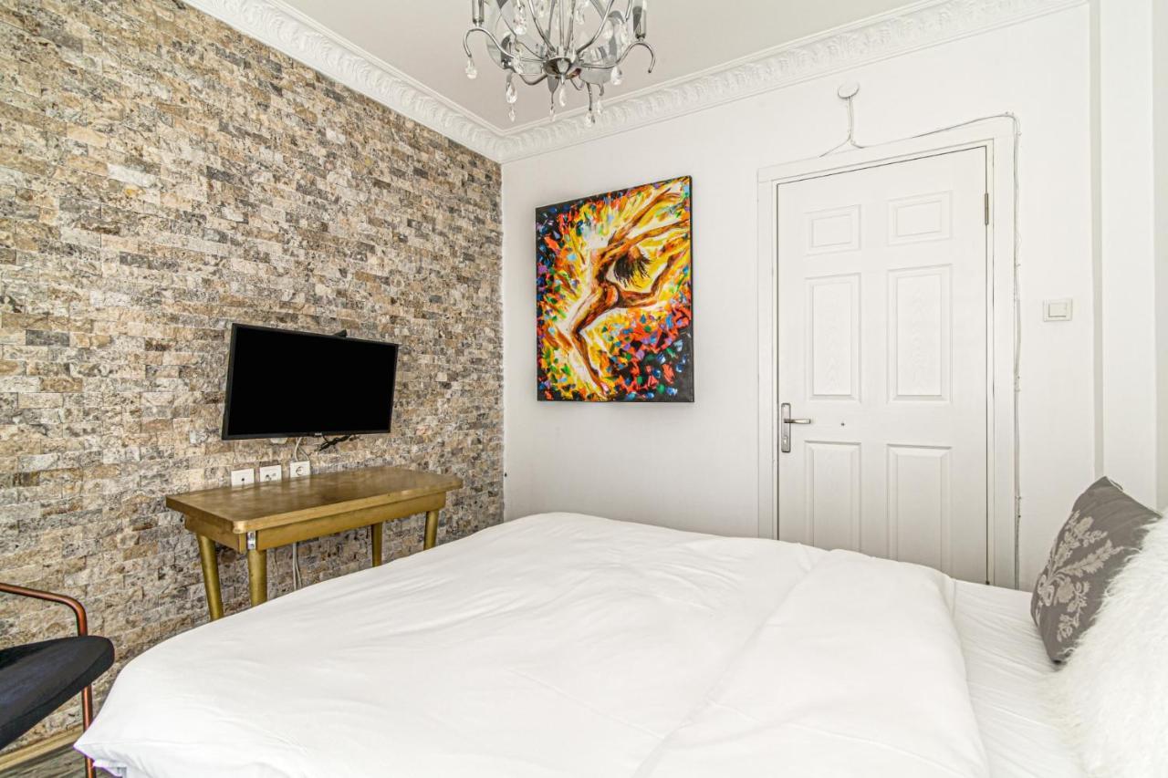 Lovely Flat In Cihangir Near Public Transportation *