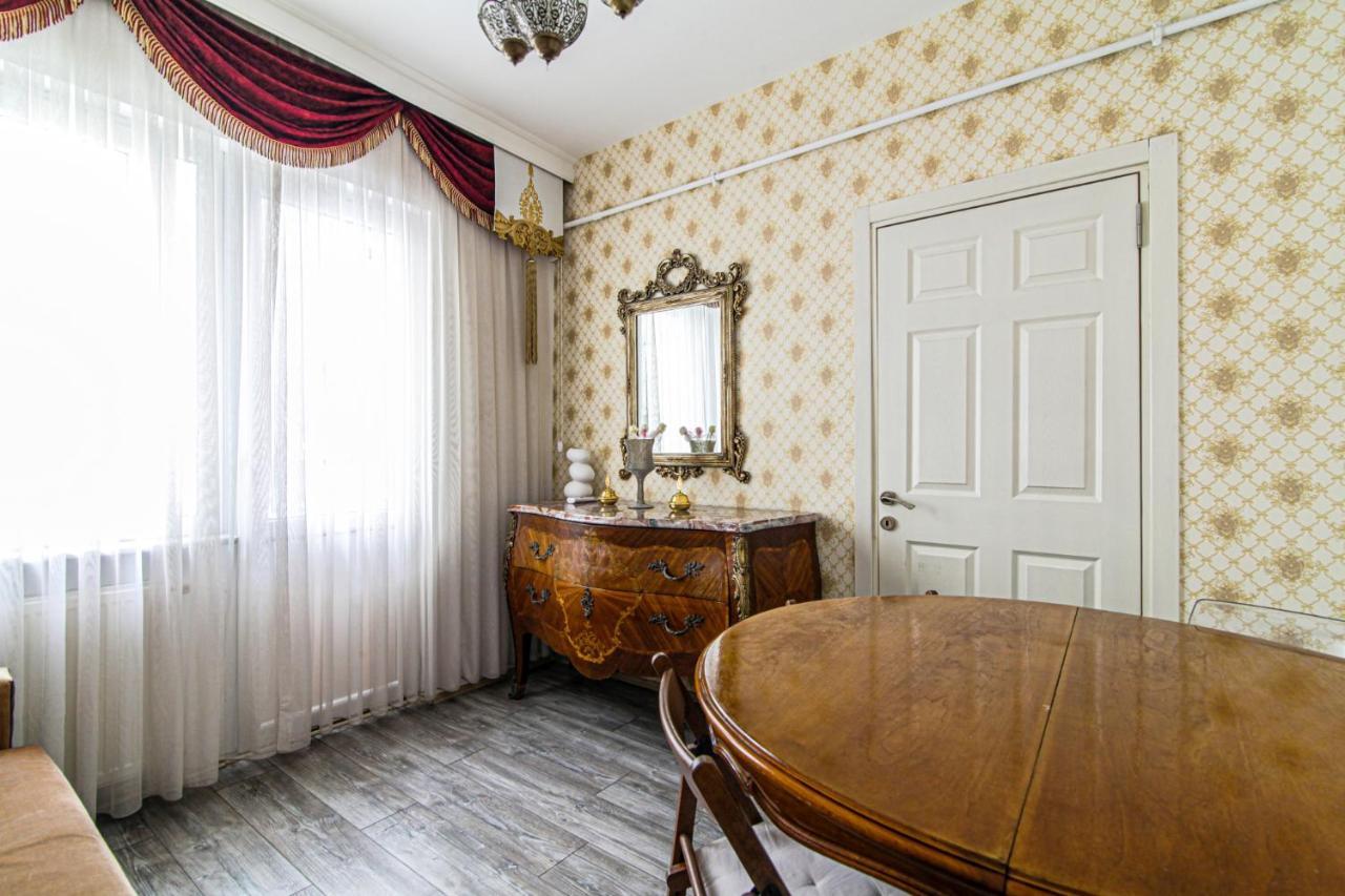 Lovely Flat In Cihangir Near Public Transportation Apartment Istanbul