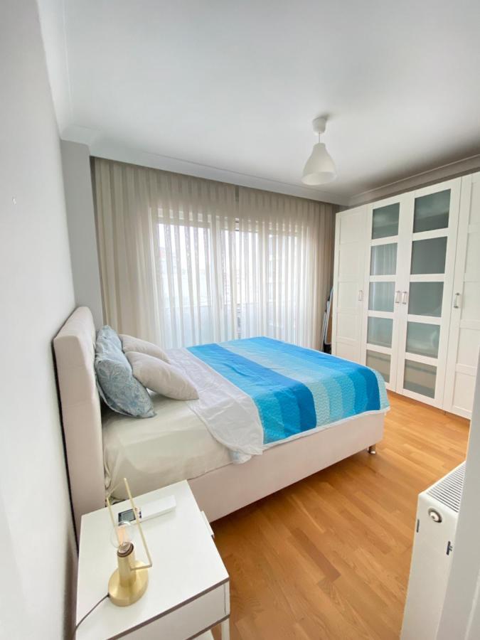 New Building Lovely Modern Apt With 90mbs Fiber Internet 5min Walking To Bagdat Street