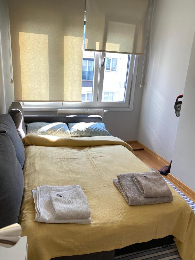 New Building Lovely Modern Apt With 90mbs Fiber Internet 5min Walking To Bagdat Street *