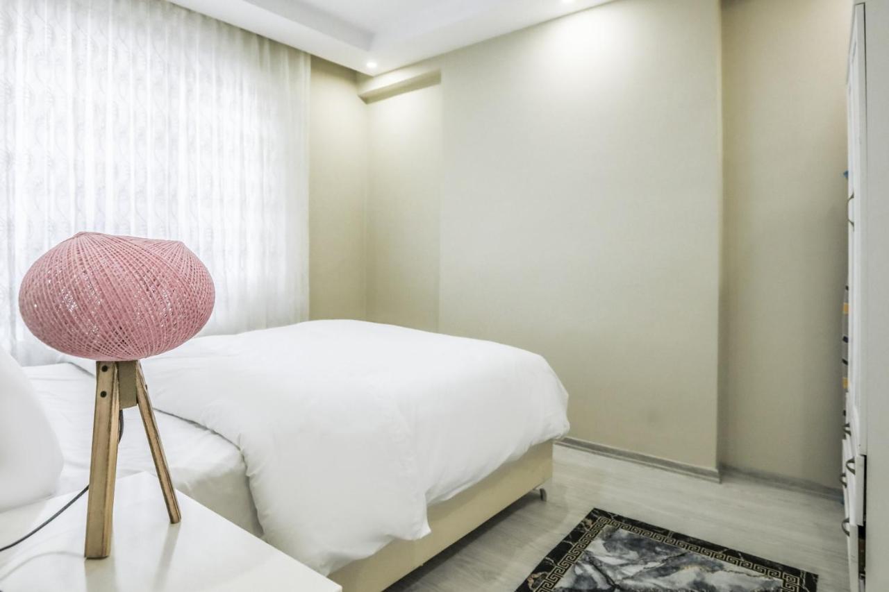 Flat Close To Shopping Malls In Kagithane