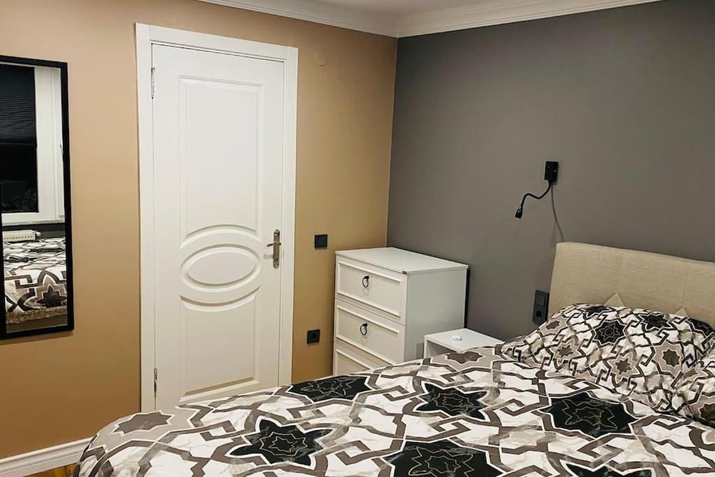 Apartment Sisli Osmanbey Taksim Large Terrace, Quietness And Space