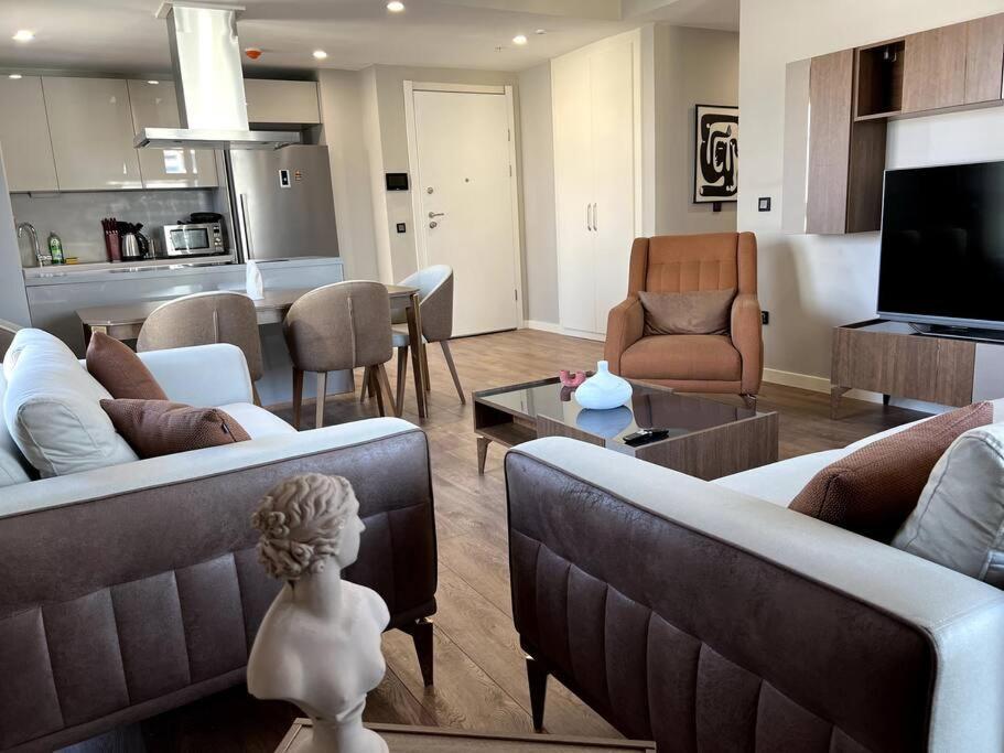 Apartment Toya Residance