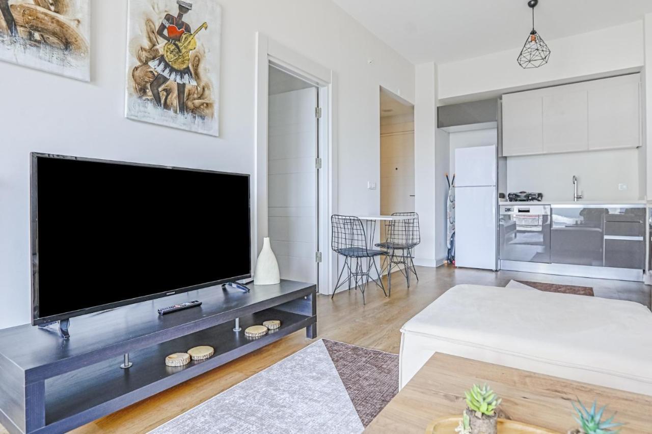 Modern Flat In Kagithane With Balcony