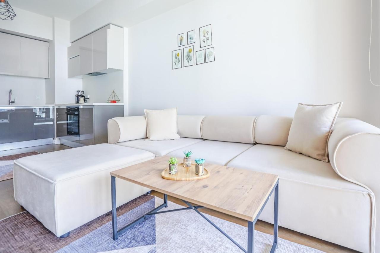 Modern Flat In Kagithane With Balcony