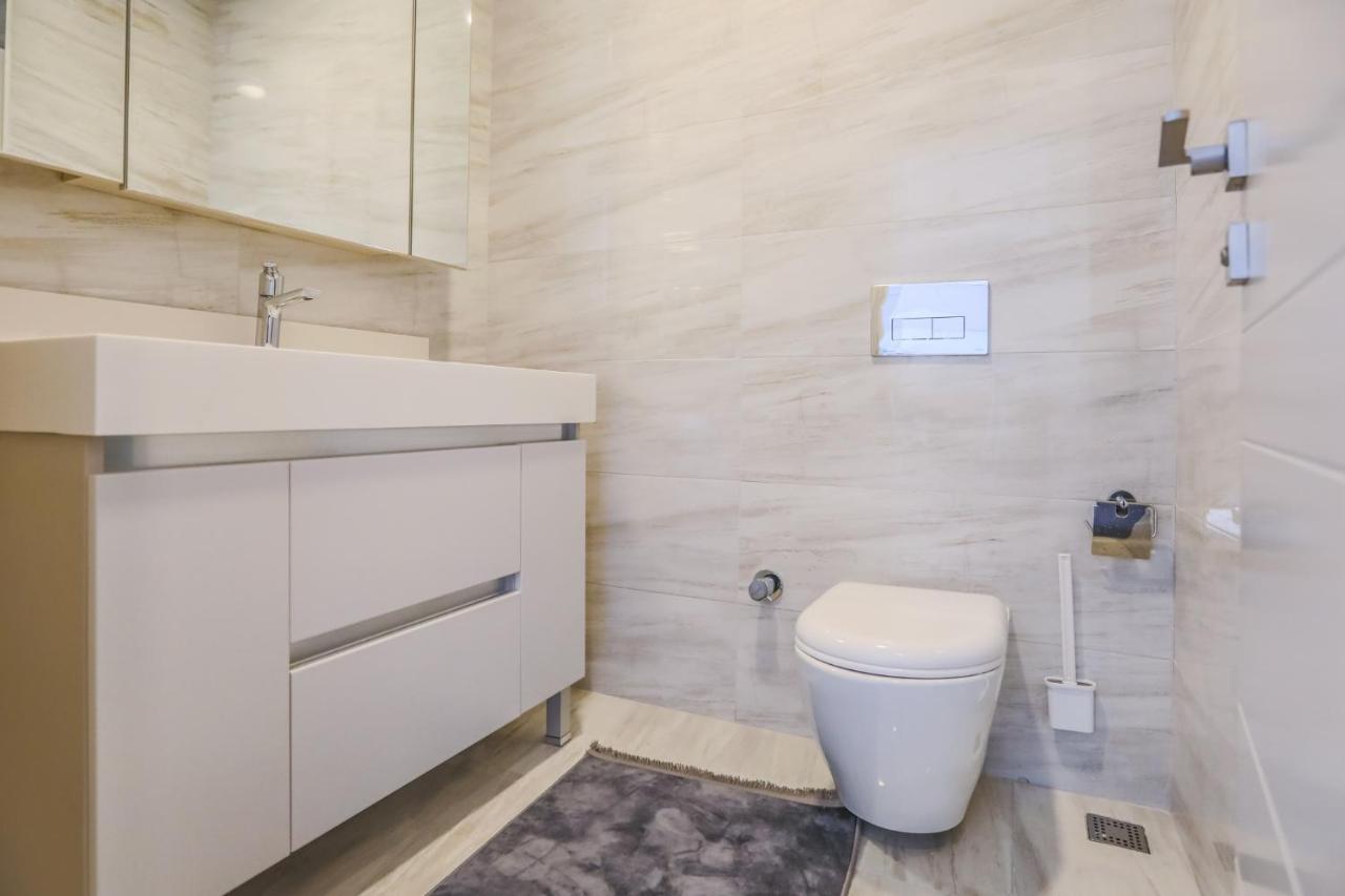 Modern Flat In Kagithane With Balcony