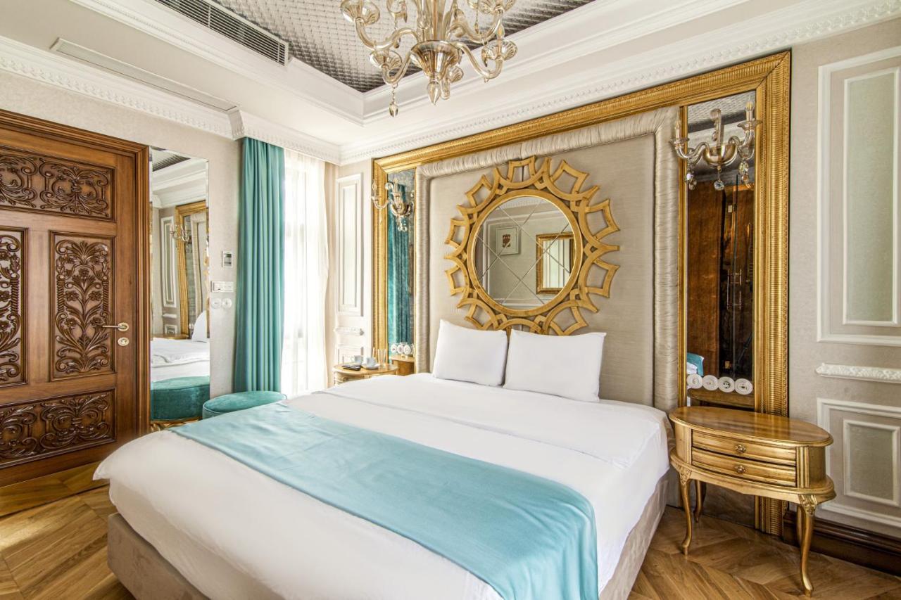 In Historic Mansion In Beylerbeyi