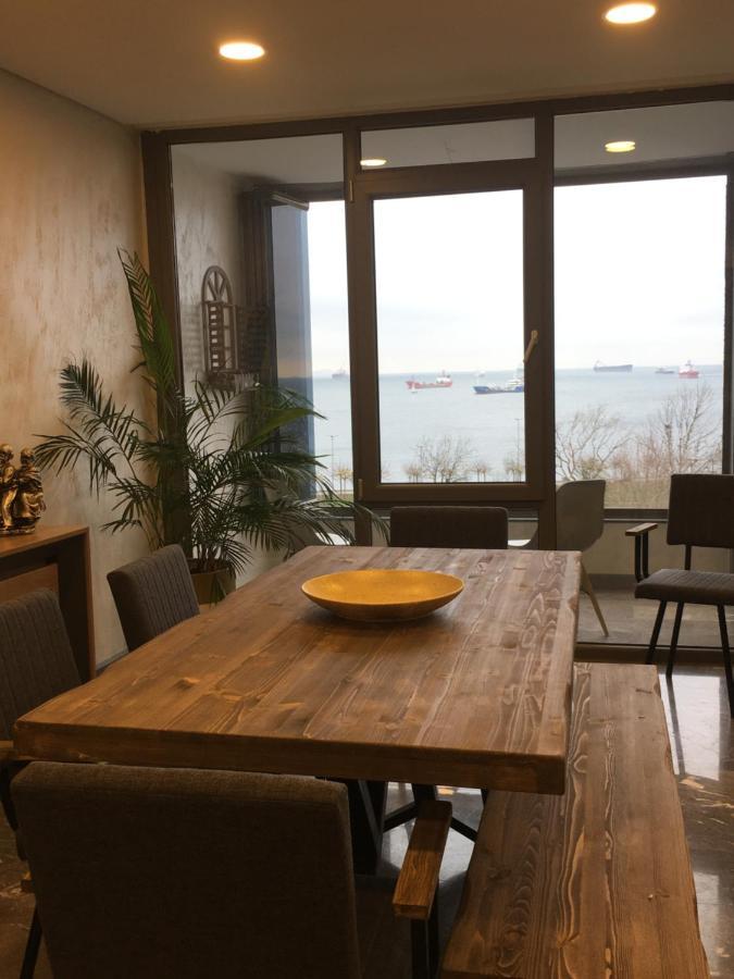 King With Sea View