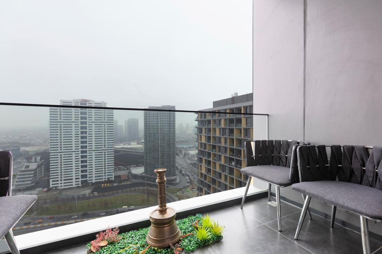 Outlet Karsisinda Harika Bir Daire Tn3 * Istanbul