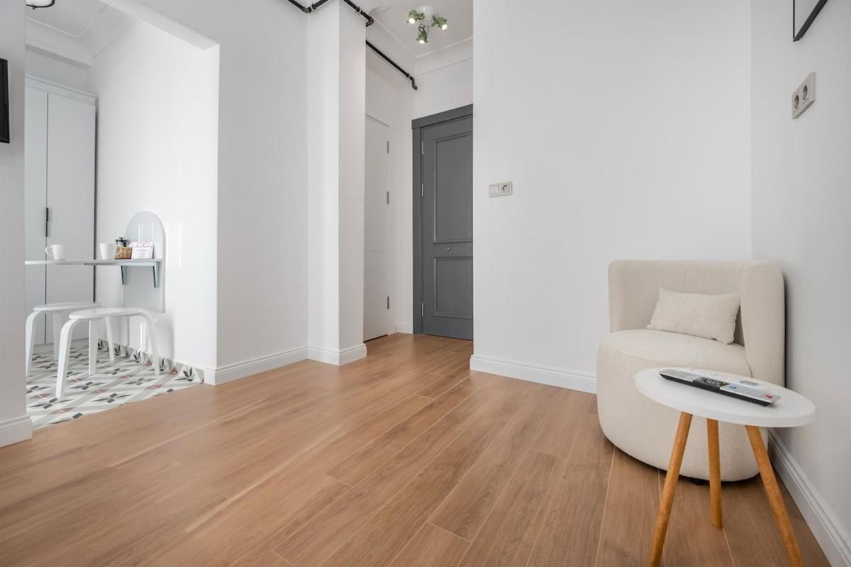 A Small Treasure In The Heart Of Cihangir Apartment Istanbul