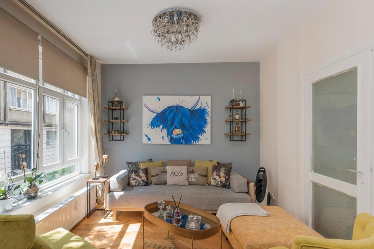 Apartment Feel The Spirit Of In A Homey Atmosphere