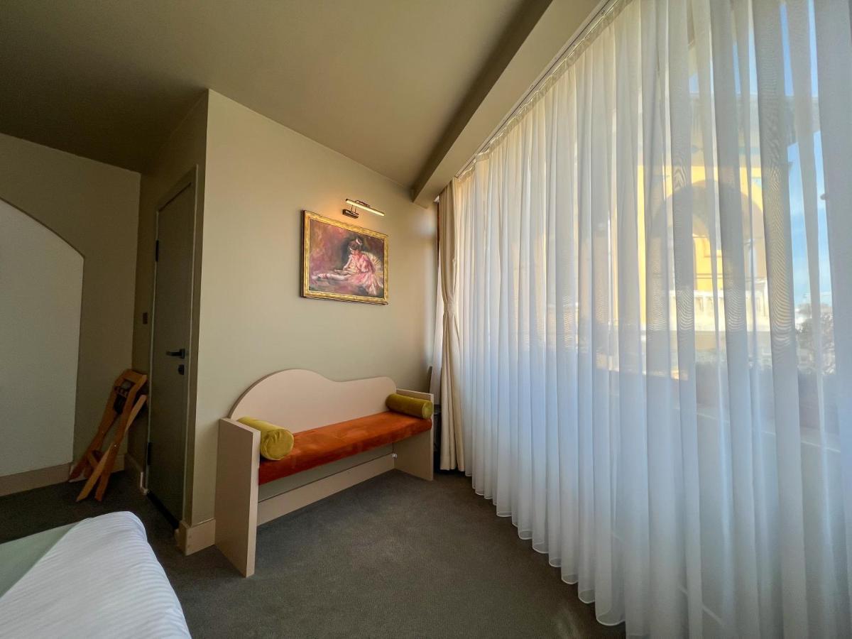 Hotel By Kinyas *