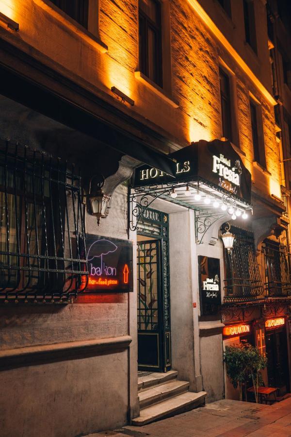 Fresia * Istanbul