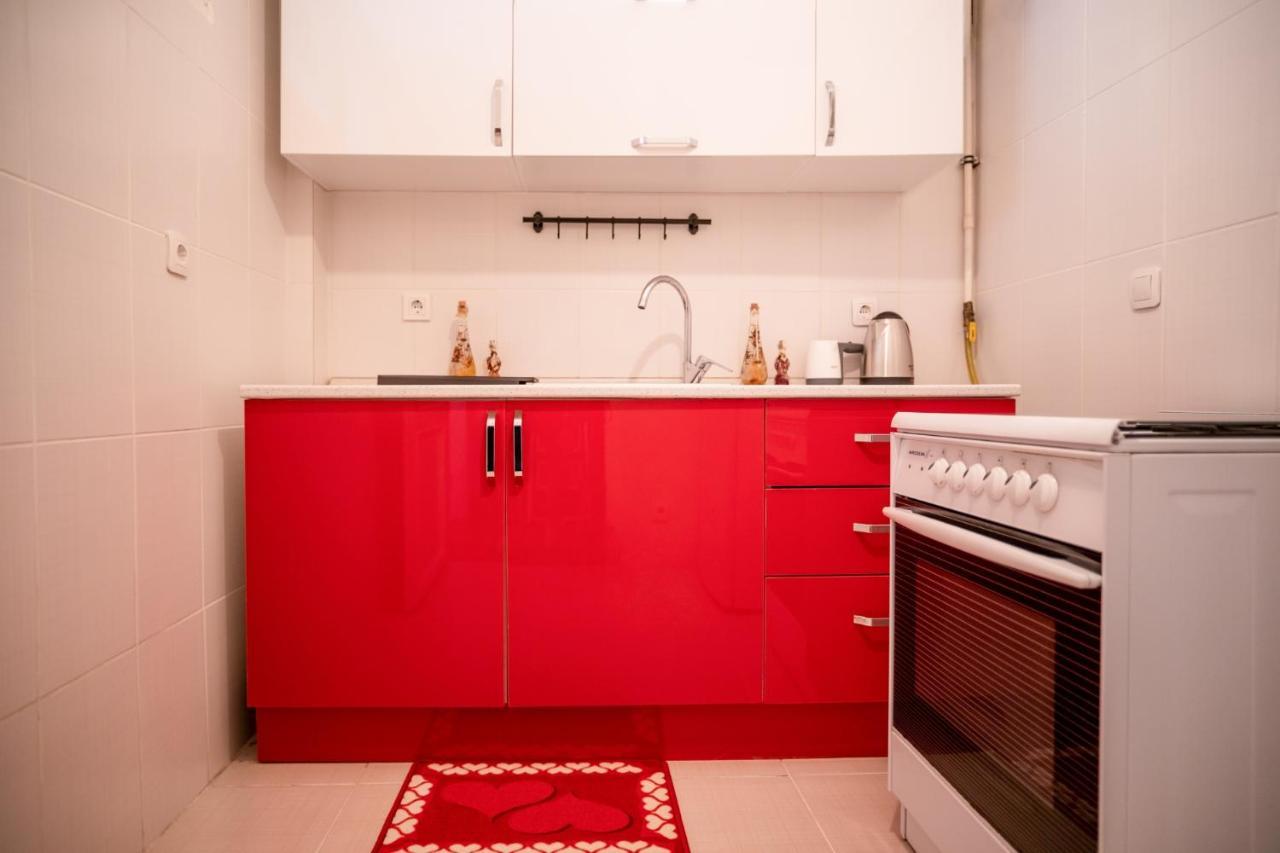 Spacious Flat With Location In Beyoglu Apartment