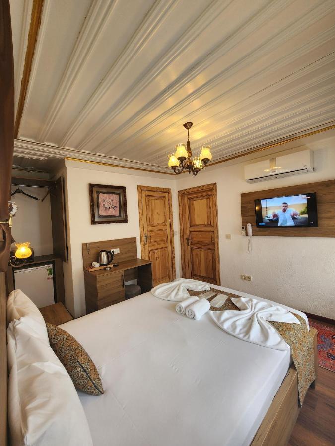 Kadikoey White House Hotel