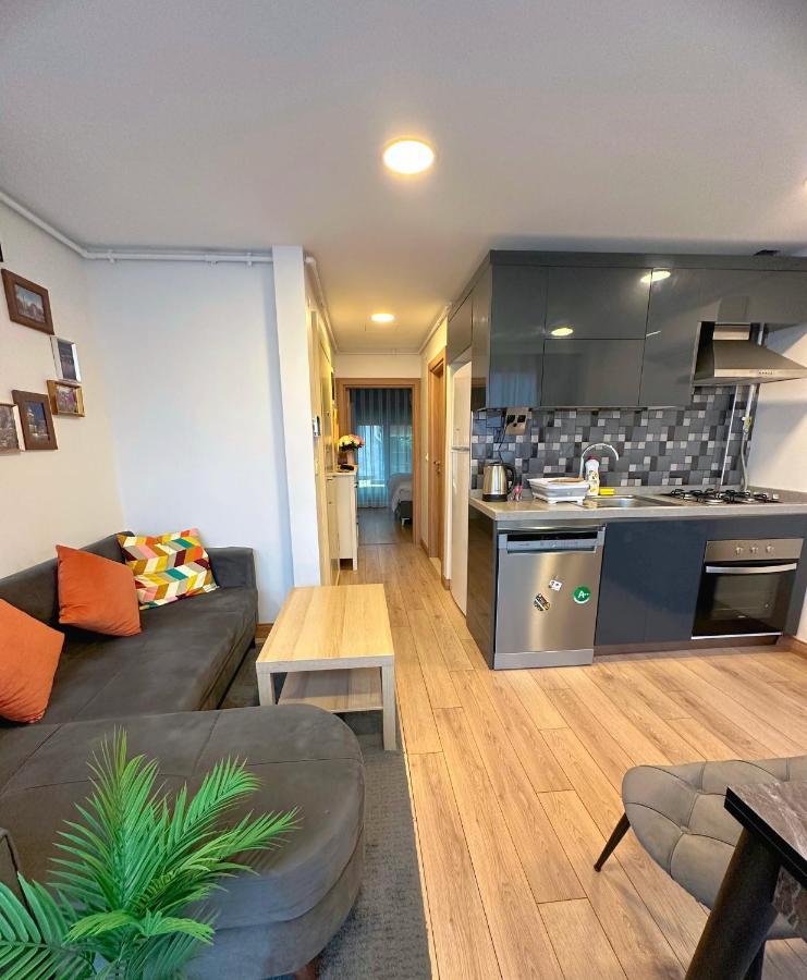 Aliya No1-new Close To Taksim
