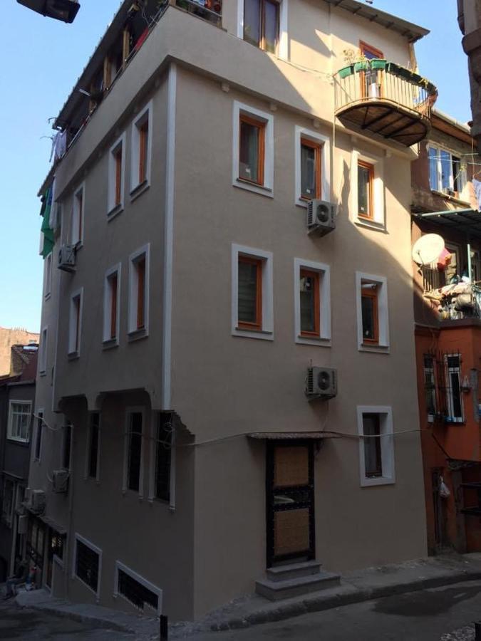 Nelly İstanbul