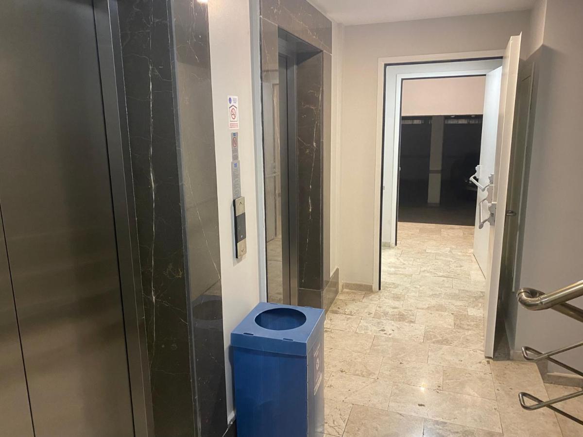 New Building Lovely Modern Apt With 90mbs Fiber Internet 5min Walking To Bagdat Street *