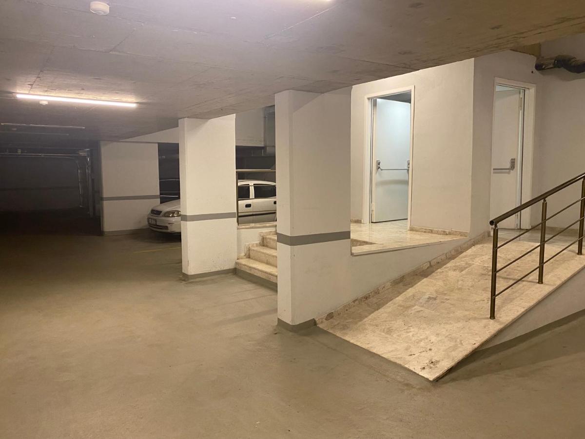 New Building Lovely Modern Apt With 90mbs Fiber Internet 5min Walking To Bagdat Street
