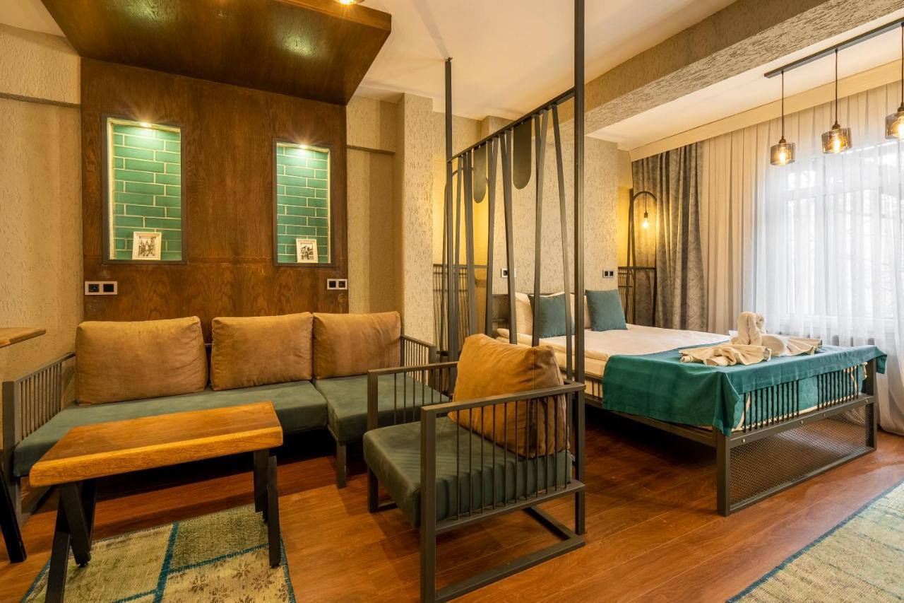 Cube Aparthotel