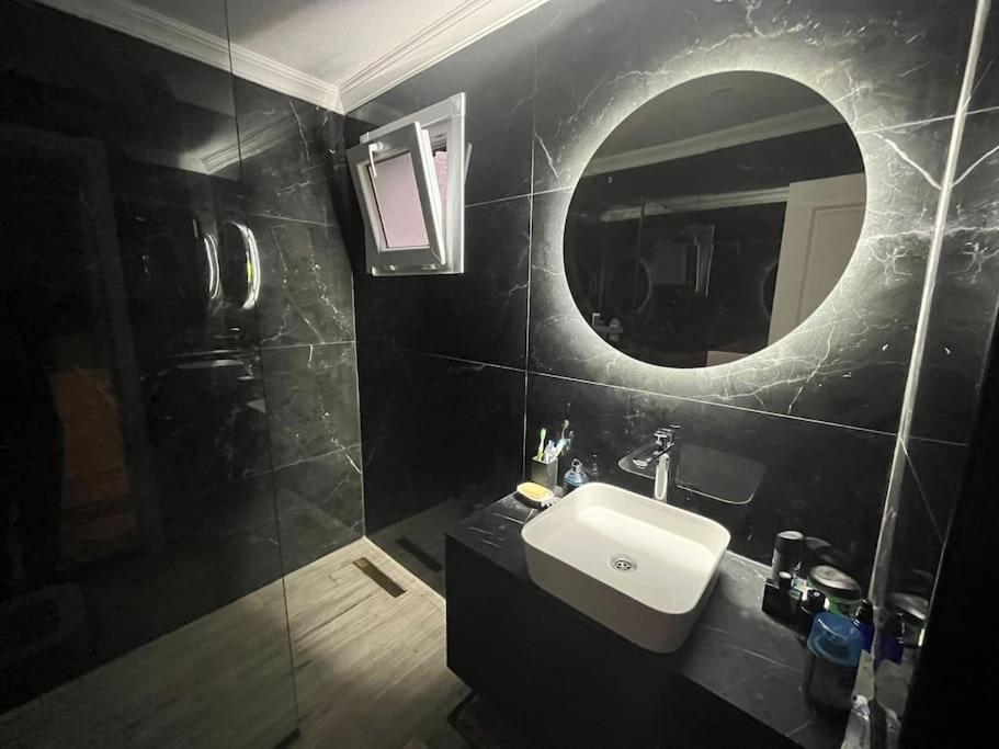 Sisli Osmanbey Taksim Large Terrace, Quietness And Space *