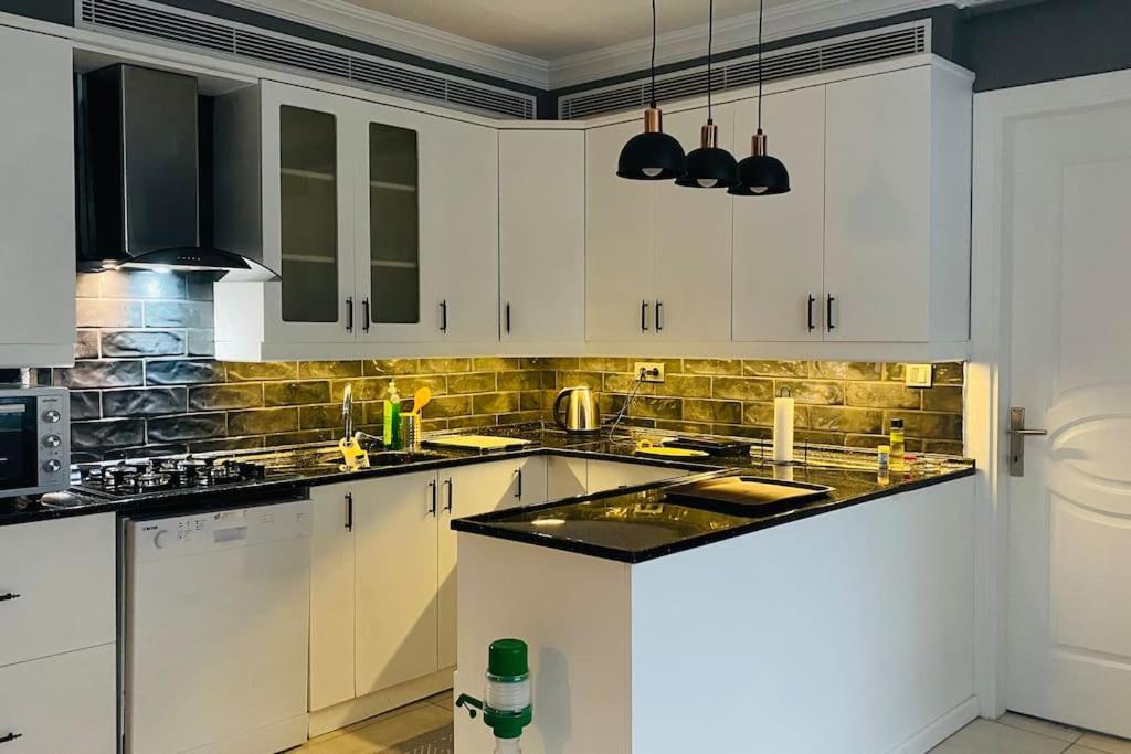 Apartment Sisli Osmanbey Taksim Large Terrace, Quietness And Space Istanbul