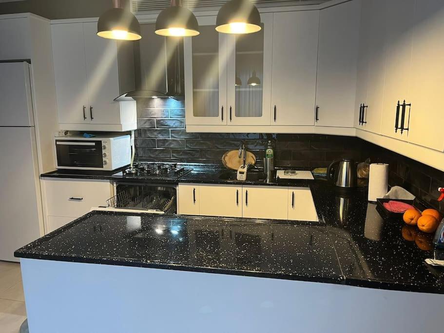 Sisli Osmanbey Taksim Large Terrace, Quietness And Space Apartment