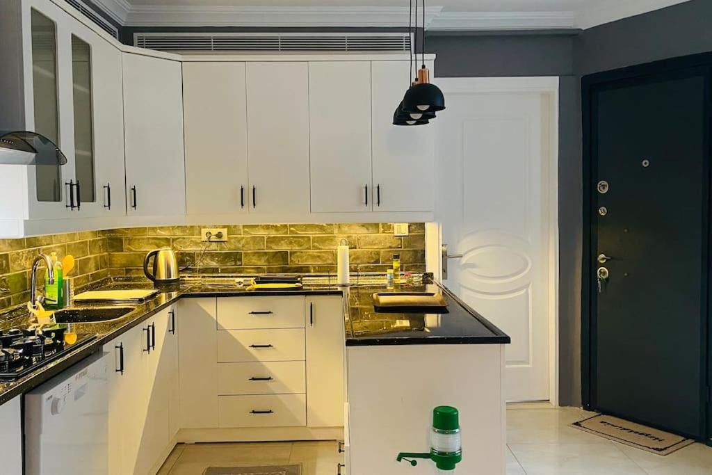 Apartment Sisli Osmanbey Taksim Large Terrace, Quietness And Space Istanbul