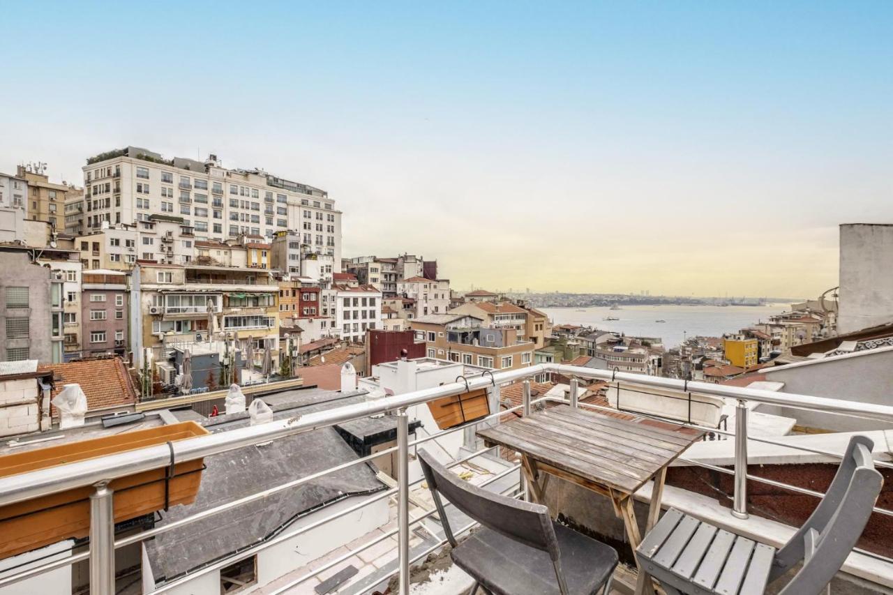 Sleek Flat With Excellent View In Cihangir * Istanbul