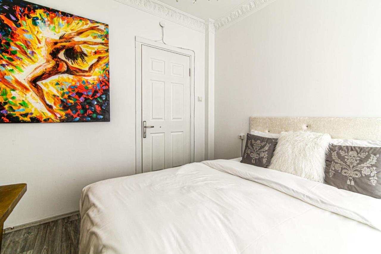 Apartment Lovely Flat In Cihangir Near Public Transportation
