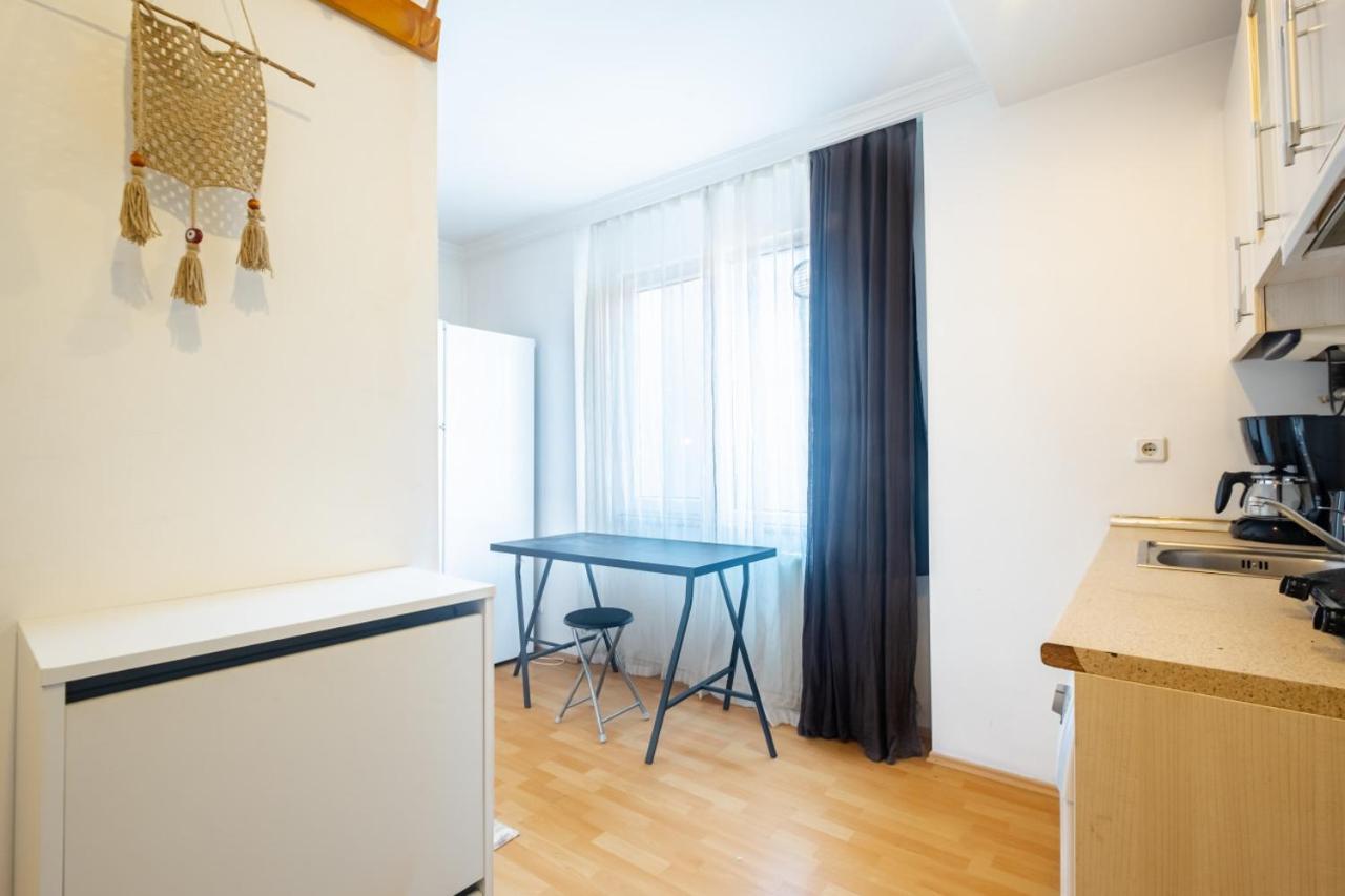 Chic Studio Flat Near Trendy Locations In Beyoglu *