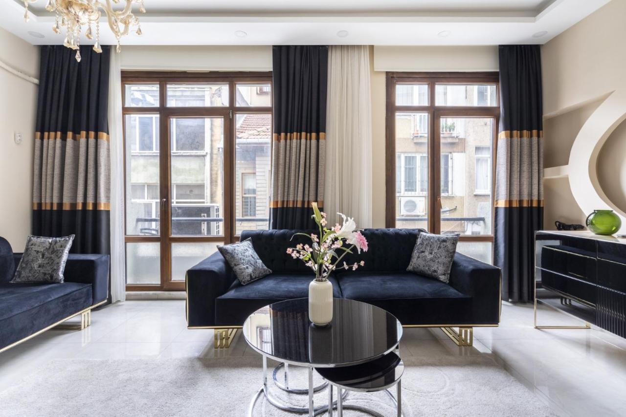 Central Flat With Balcony In Inonu Sisli Apartment