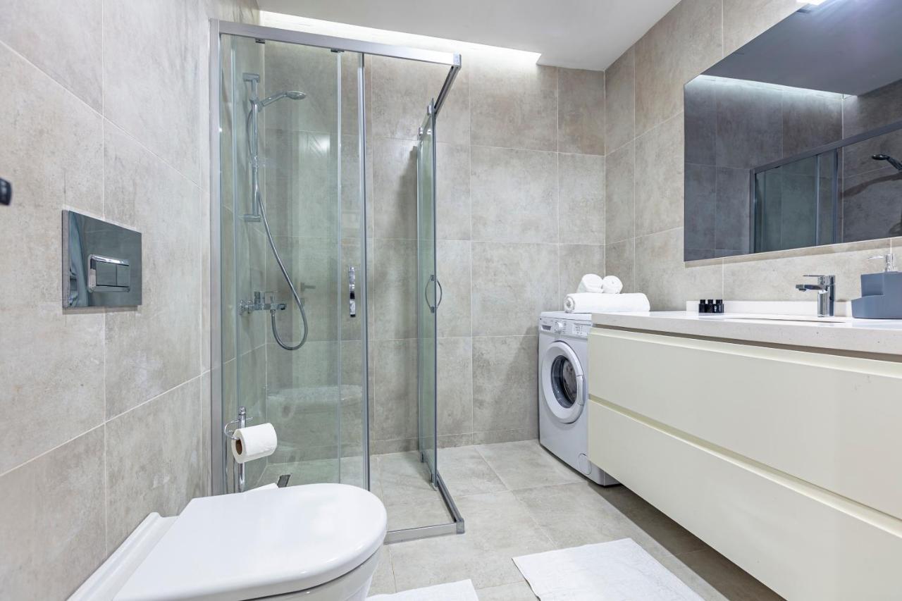 Outlet Karsisinda Harika Bir Daire Tn3 * Istanbul