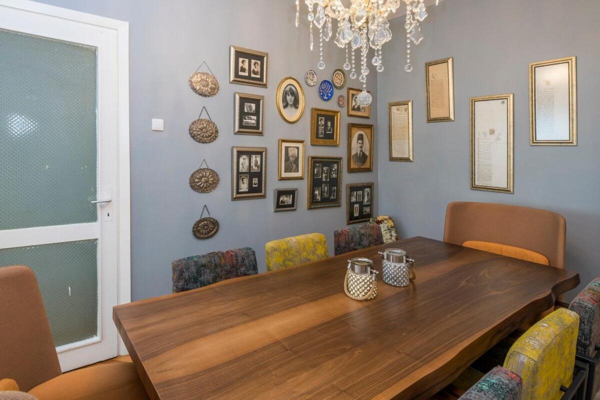 Feel The Spirit Of In A Homey Atmosphere