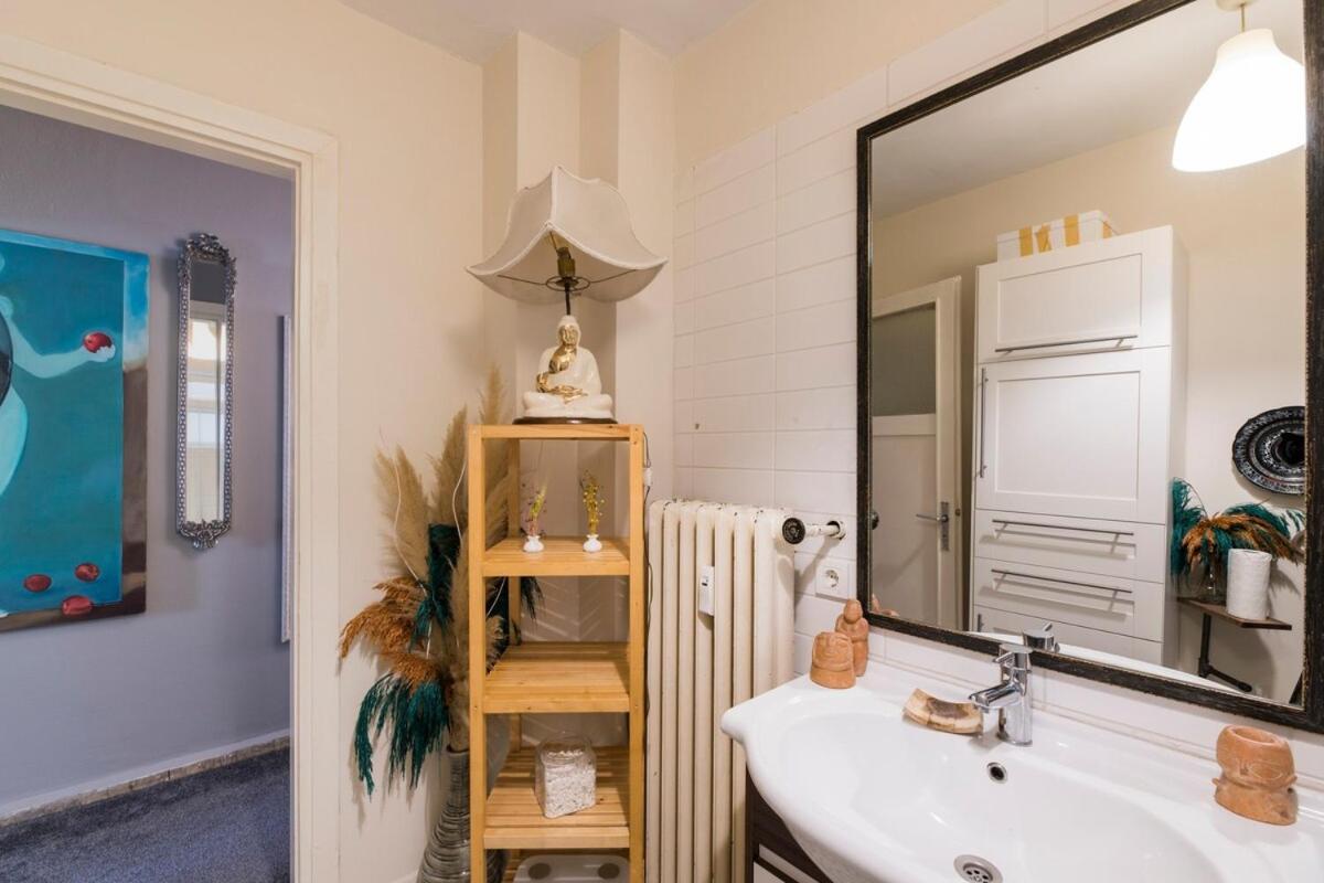 Apartment Feel The Spirit Of In A Homey Atmosphere *
