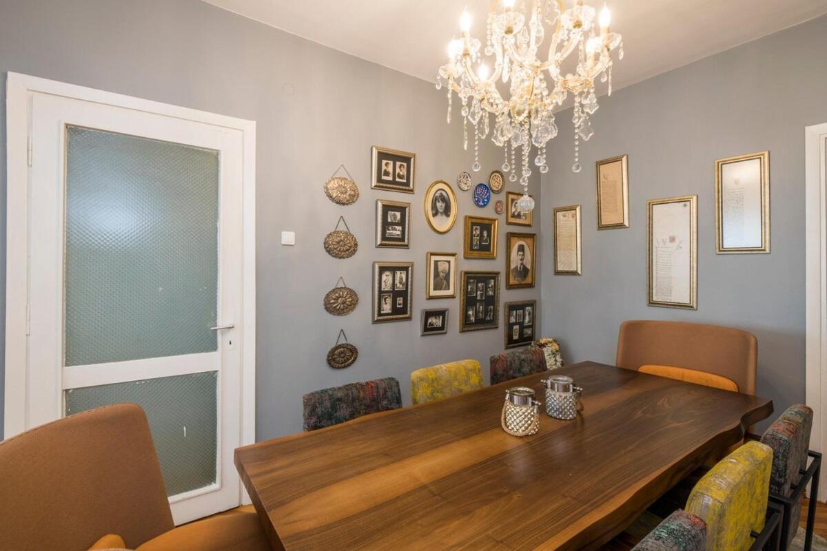 Feel The Spirit Of In A Homey Atmosphere Apartment