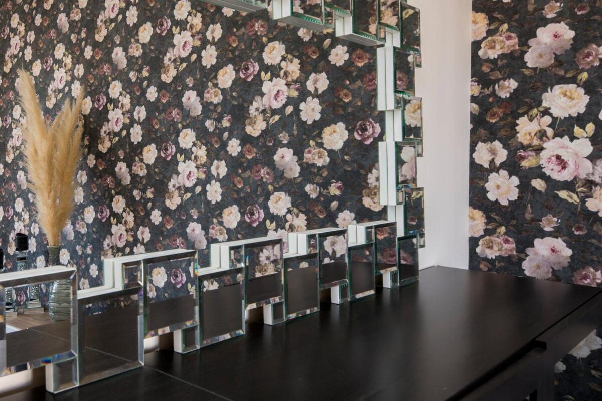 Feel The Spirit Of In A Homey Atmosphere Apartment *