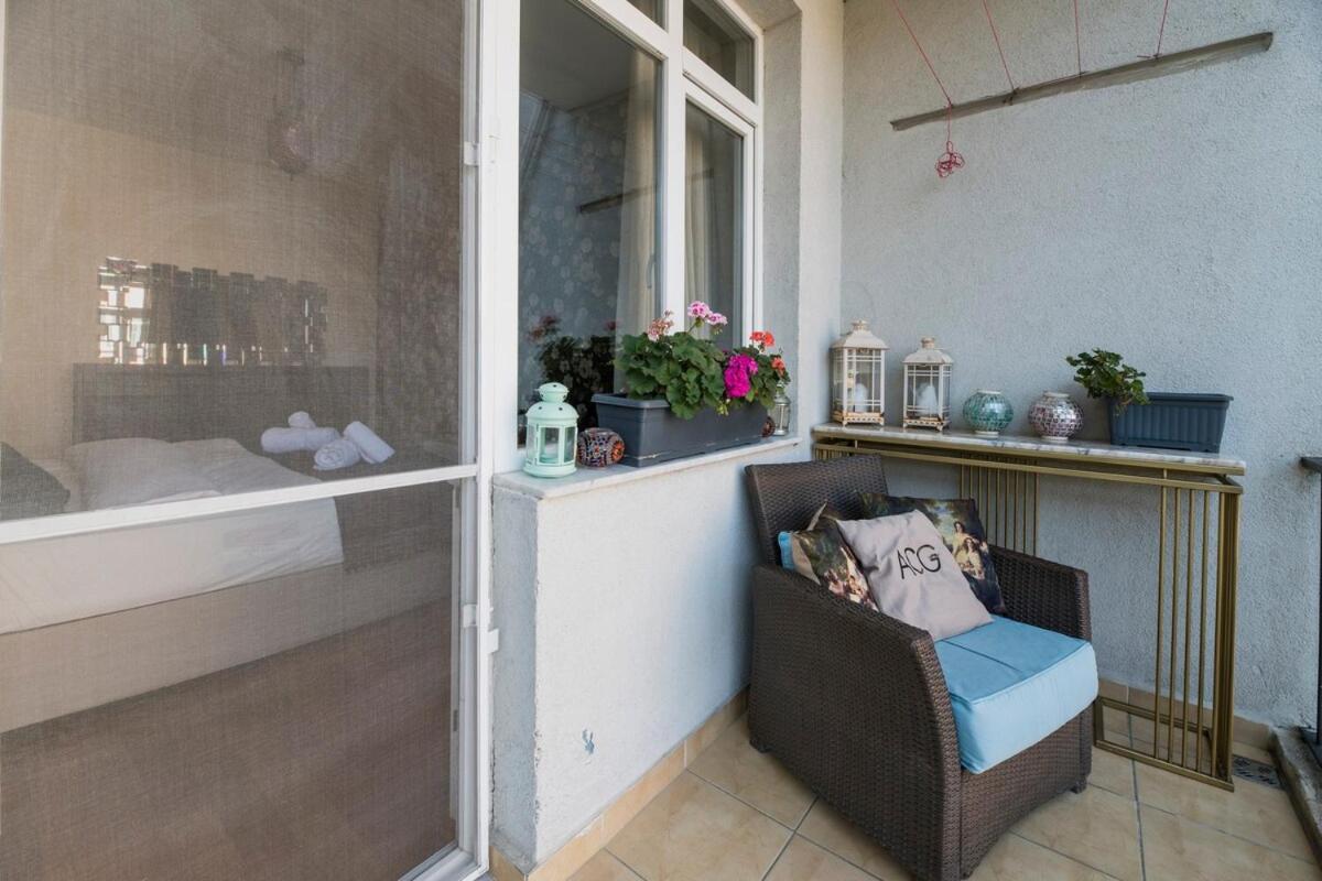 Apartment Feel The Spirit Of In A Homey Atmosphere