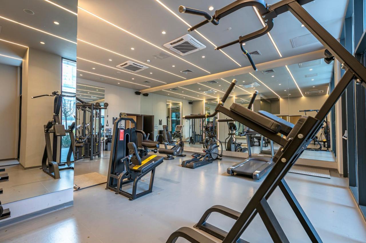 212 Outlet Karsisinda Lux N7 * İstanbul