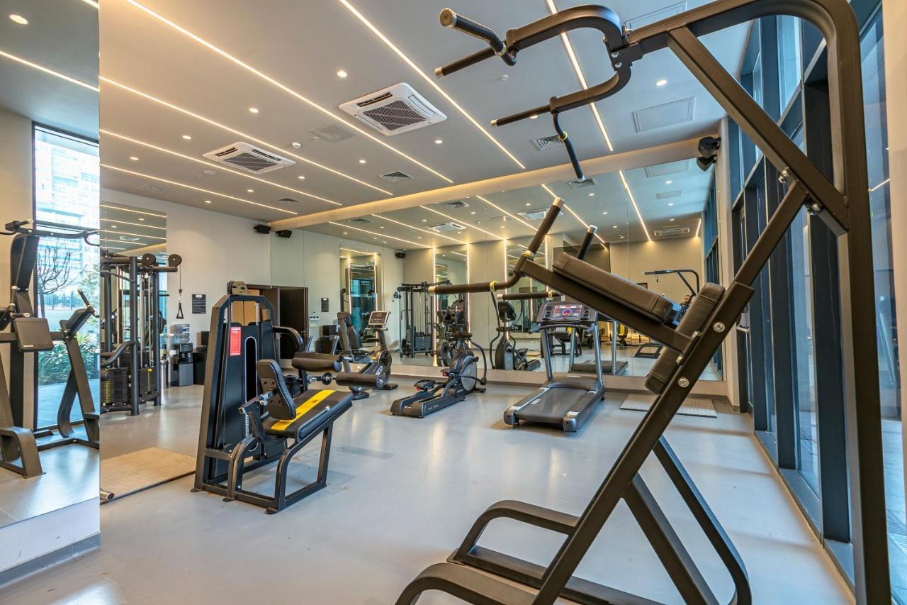 212 Outlet Karsisinda Lux N7 * İstanbul