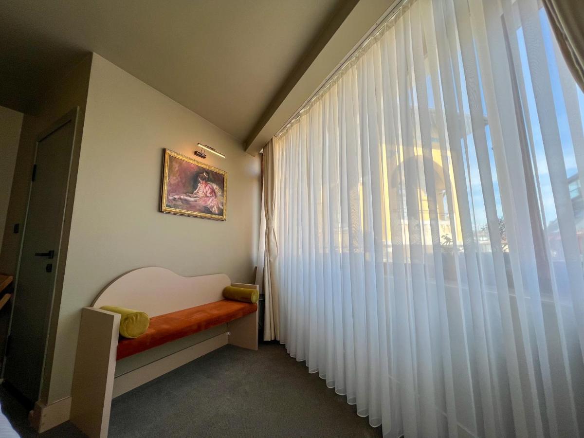 By Kinyas Hotel *