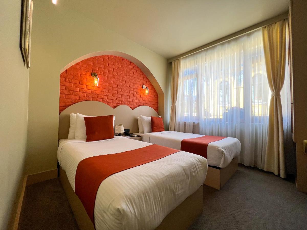 By Kinyas Hotel *