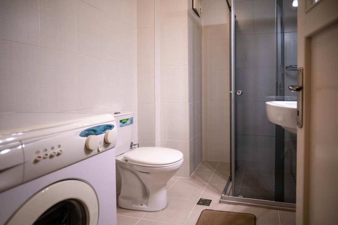 Spacious Flat With Location In Beyoglu Apartment *