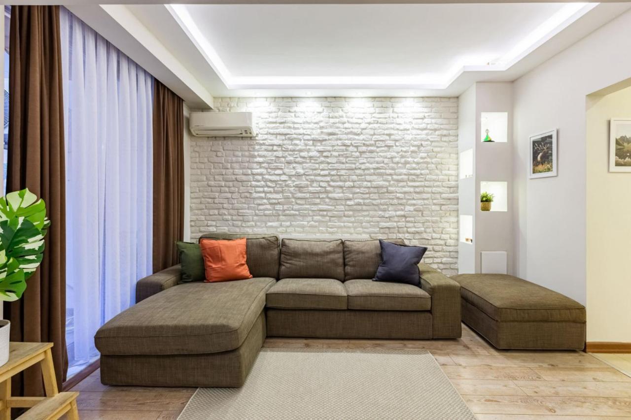 Excellent Flat With A Lovely Backyard In Nisantasi Apartment
