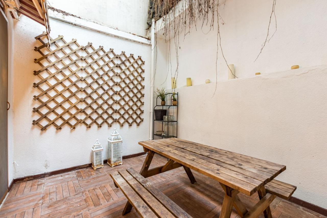 Excellent Flat With A Lovely Backyard In Nisantasi Apartment *