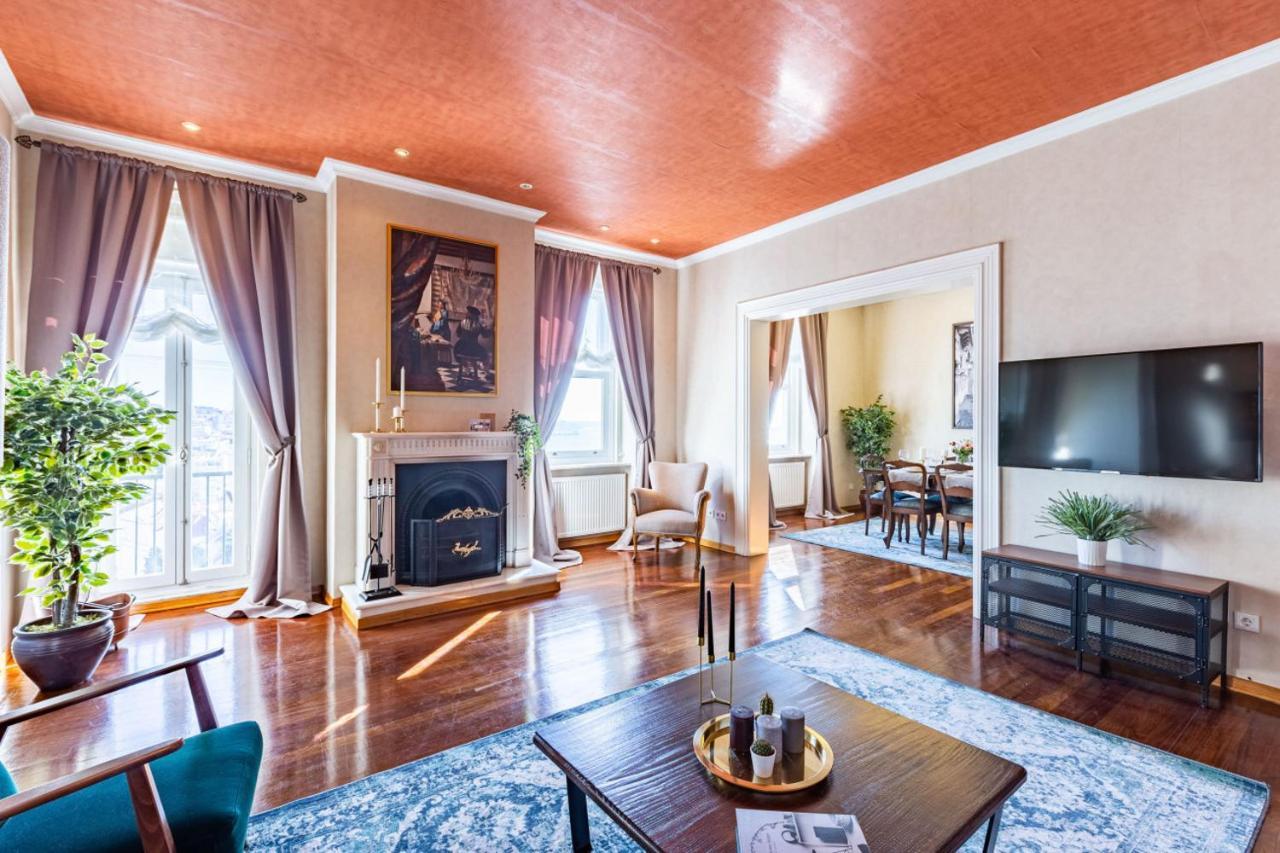 Enchanting Flat In Beyoglu With Bosphorus View *