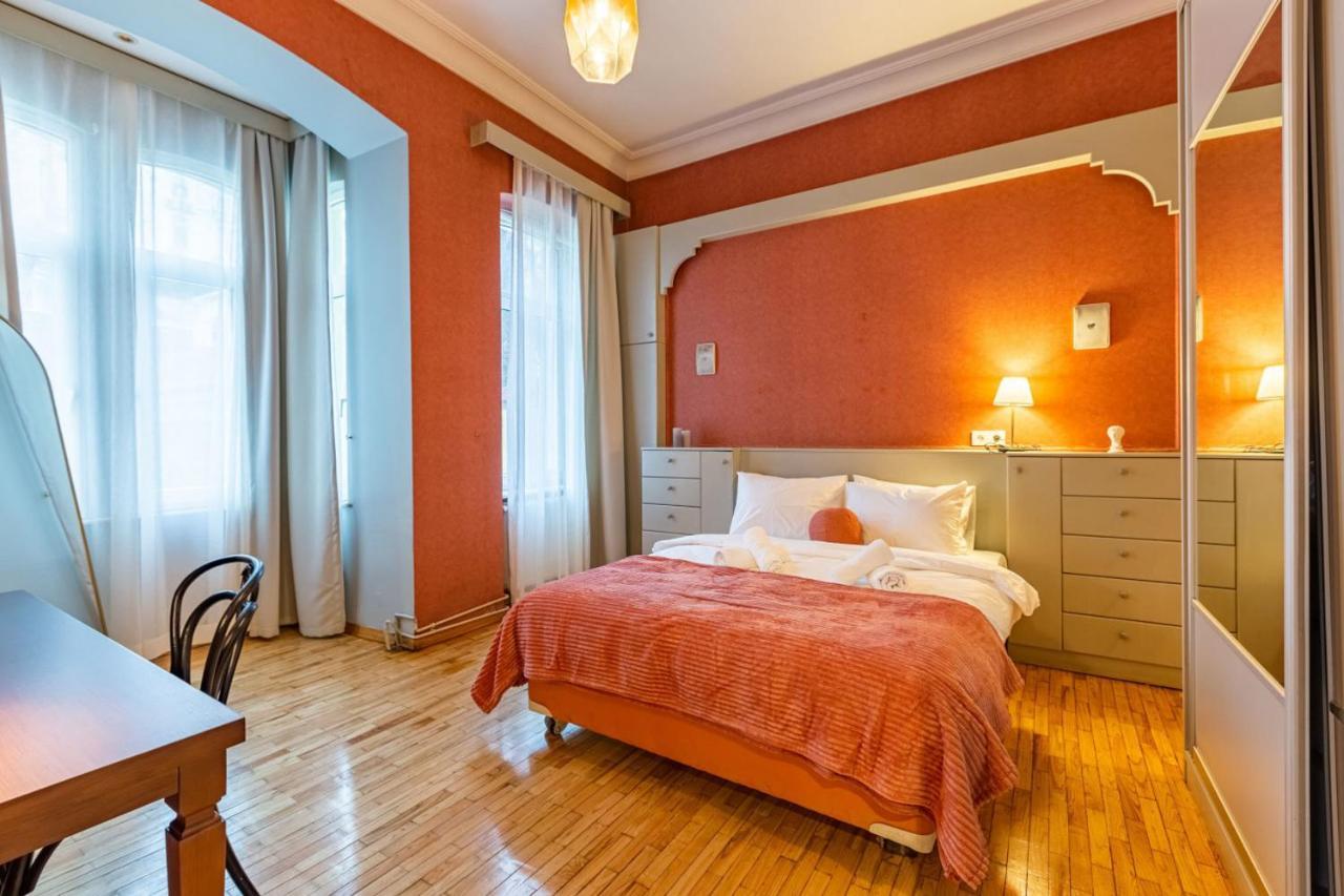 Enchanting Flat In Beyoglu With Bosphorus View * Istanbul